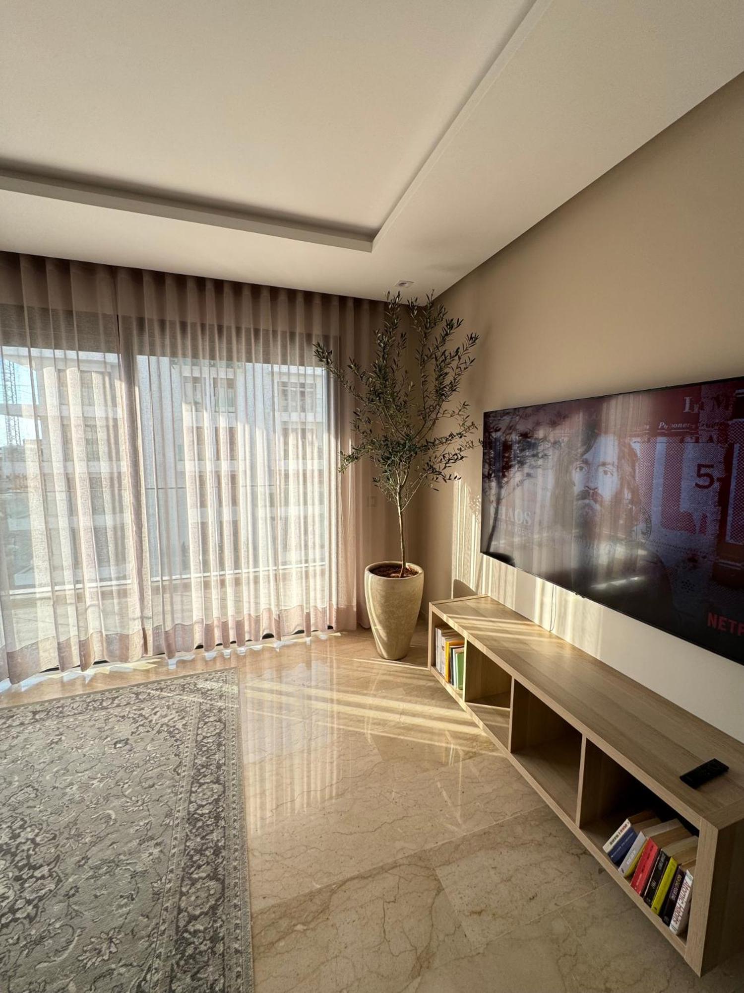 Minimalist Escape - Between Agdal Station & Corniche Apartment
