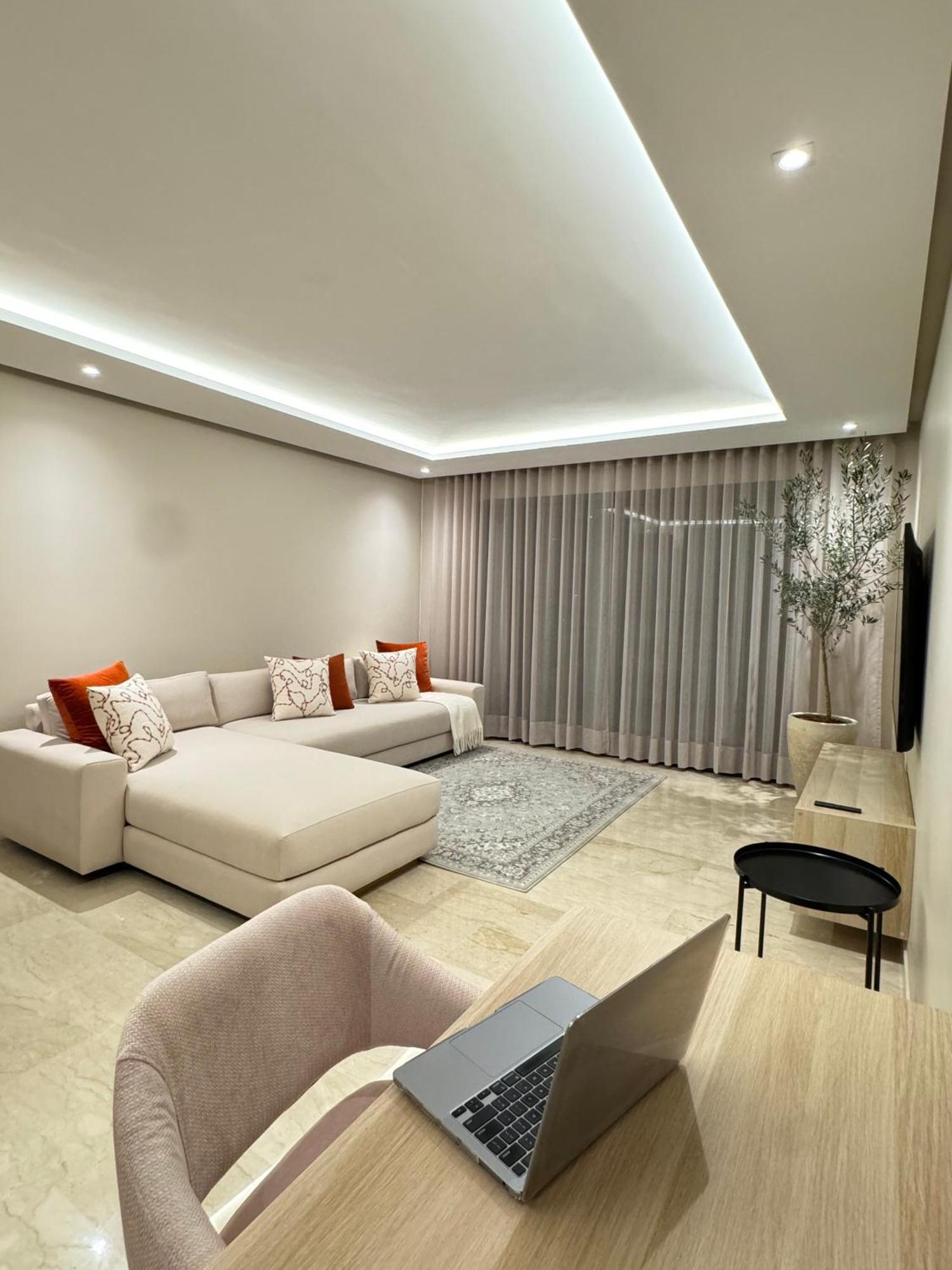Apartment Minimalist Escape - Between Agdal Station & Corniche Rabat