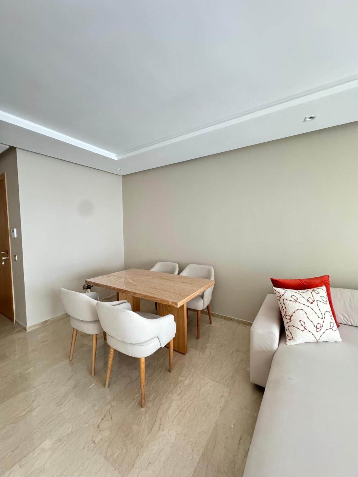 Minimalist Escape - Between Agdal Station & Corniche *
